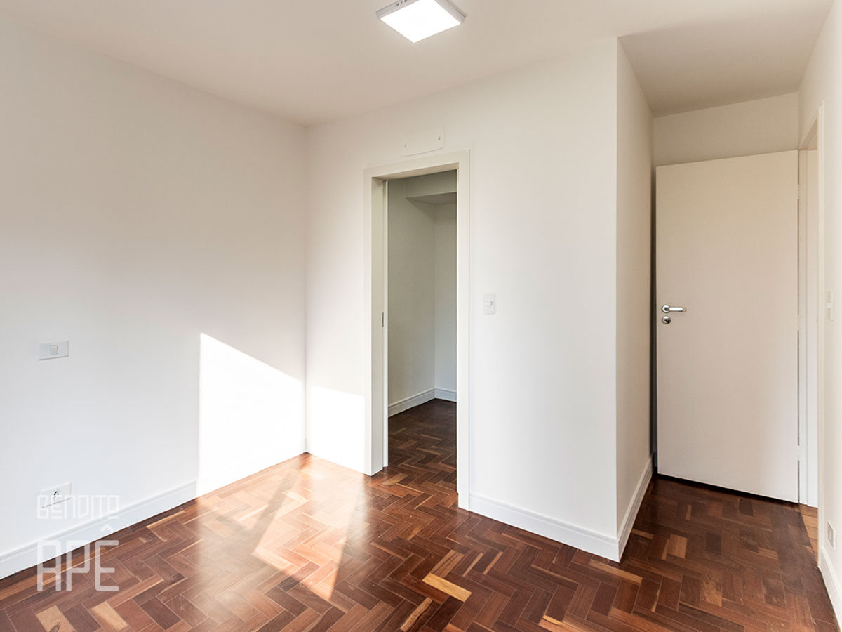 Comprar Apartamento na Rua Diana