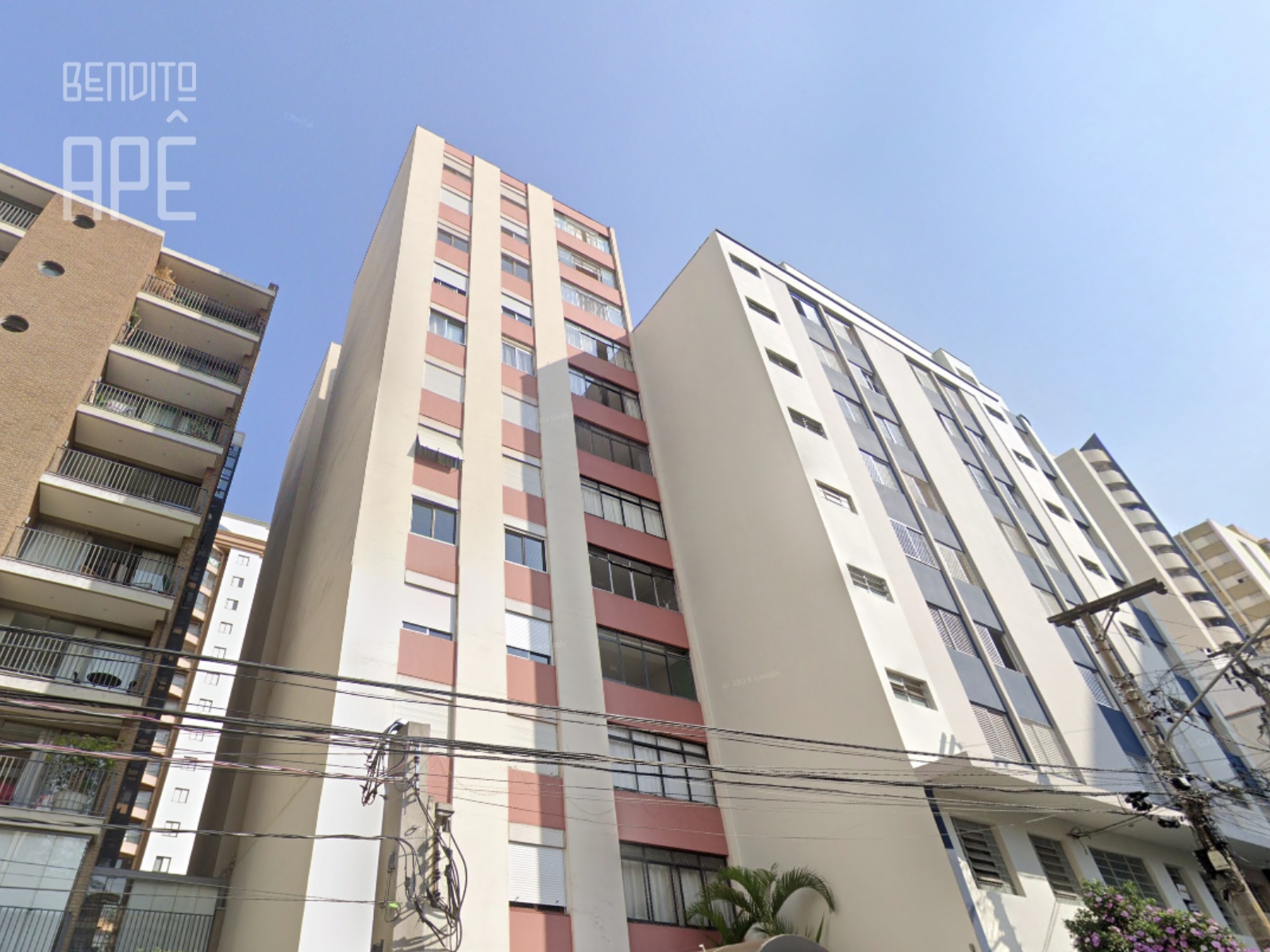 Comprar Apartamento na Rua Diana